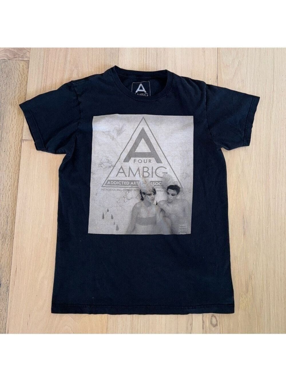 AMBIG Black Short Sleeve Tee Shirt Size Medium